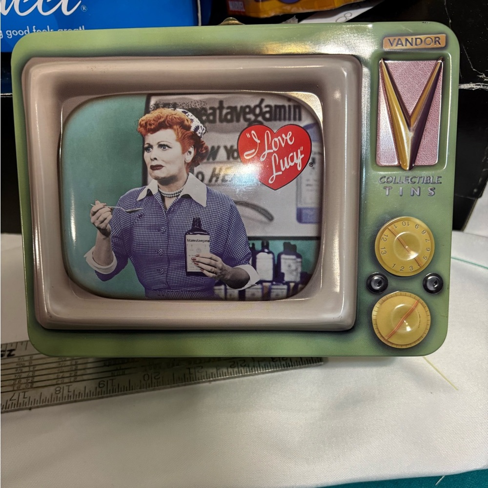 I Love Lucy Collectible Tin TV Display Green Vandor‎ "Vitameatavegamin" Lunchbox